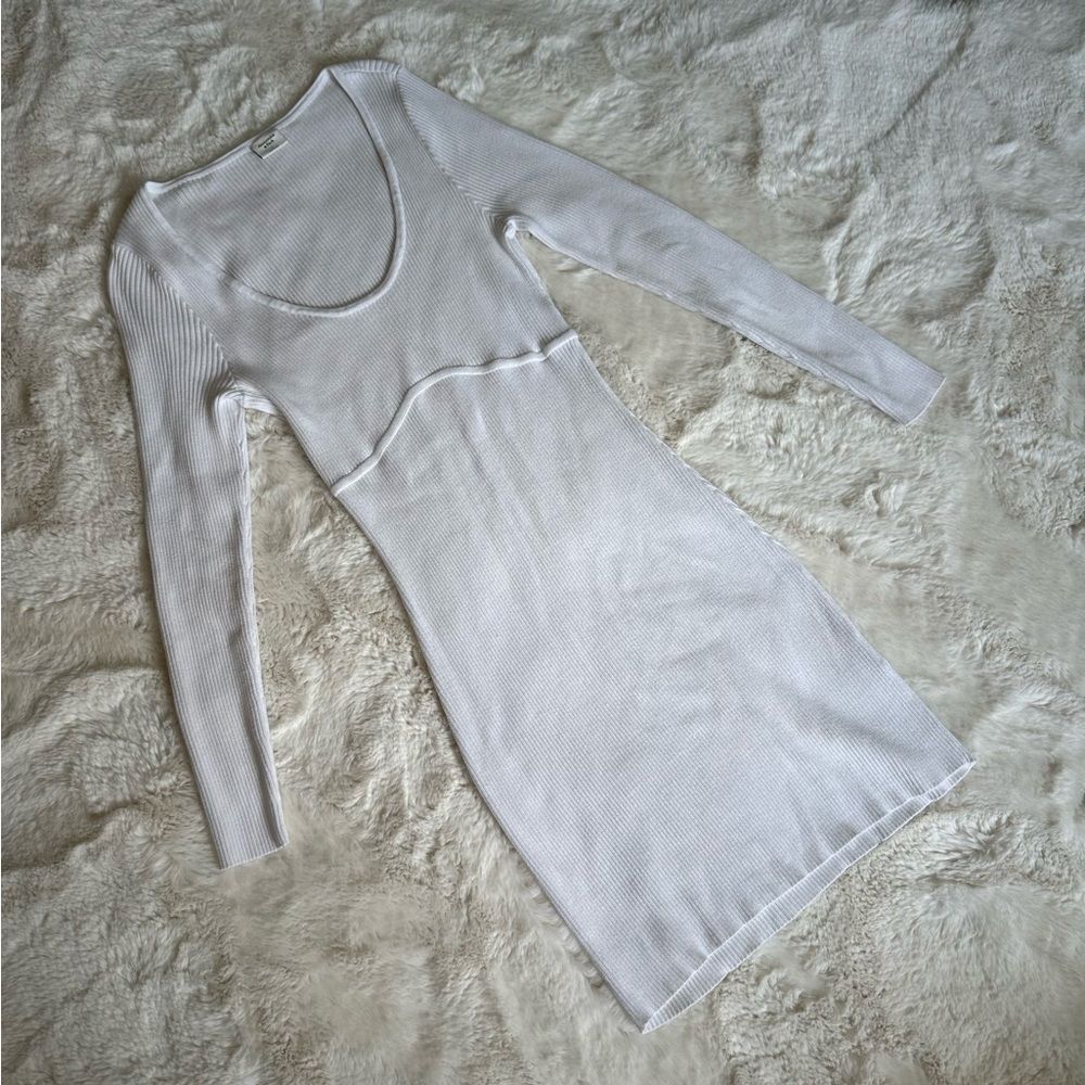 Abercrombie and Fitch size large white long sleeve knit dress